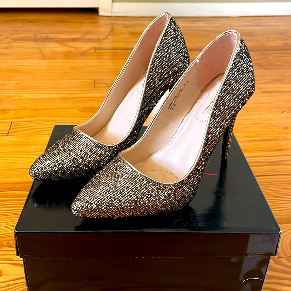 Gold Sequin Pump Heels - Anne Michelle- Size 8
